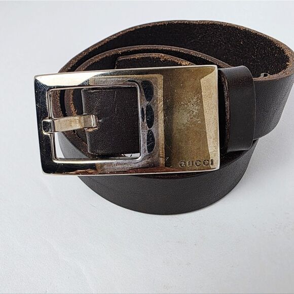 Gucci Vintage Brown Leather Rectangular Logo Gold Tone Buckle Womens Belt 70/28 main image 15